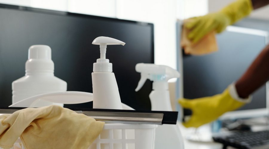 5 Tips to Clean Your Office in a Hybrid Working World